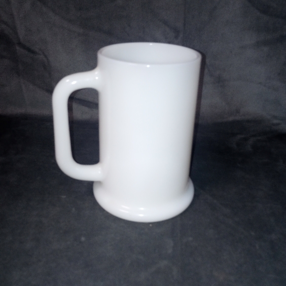 Vintage Milk Glass Mug EUC 5 in Tall - Picture 3 of 6